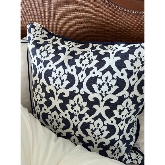 JACQUARD EURO 26" x 26" Pillow DOWN FILLED Navy & White Damask Pattern Zipper - Picture 8 of 9